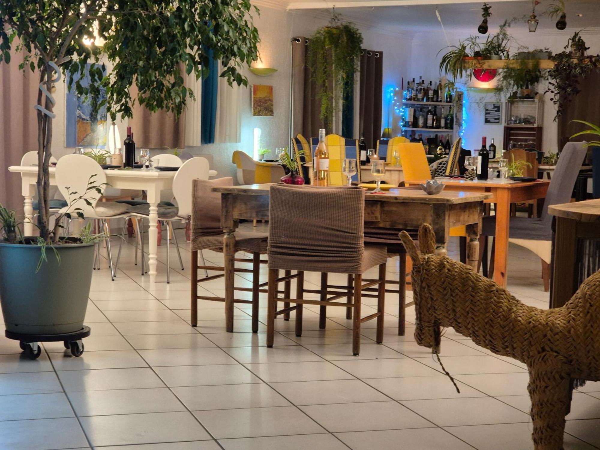 Bel Hotel Restaurant La Gentilhommiere Trèbes 外观 照片